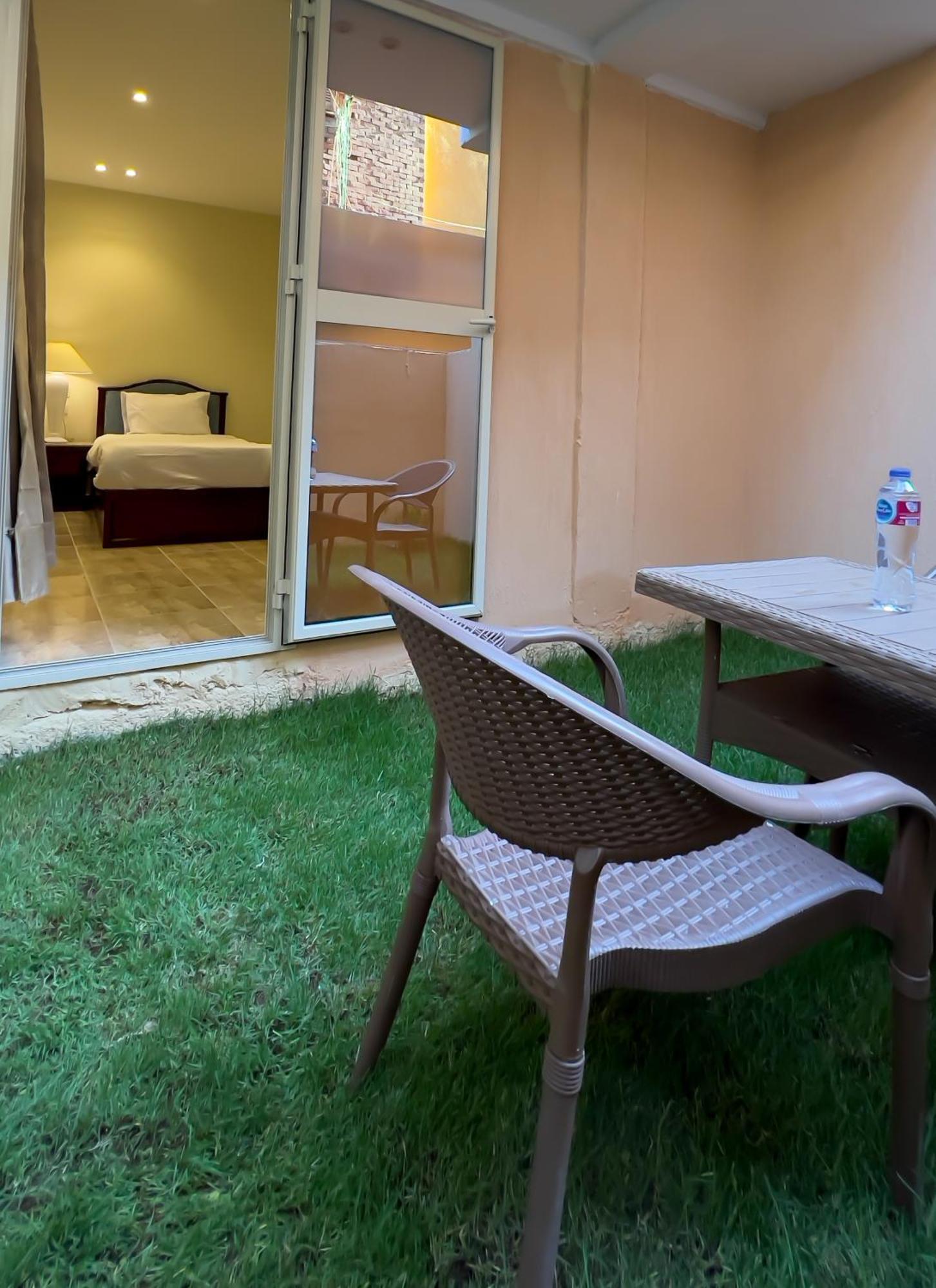 Pyramids Glory Inn Kafret el-Gabal Екстериор снимка